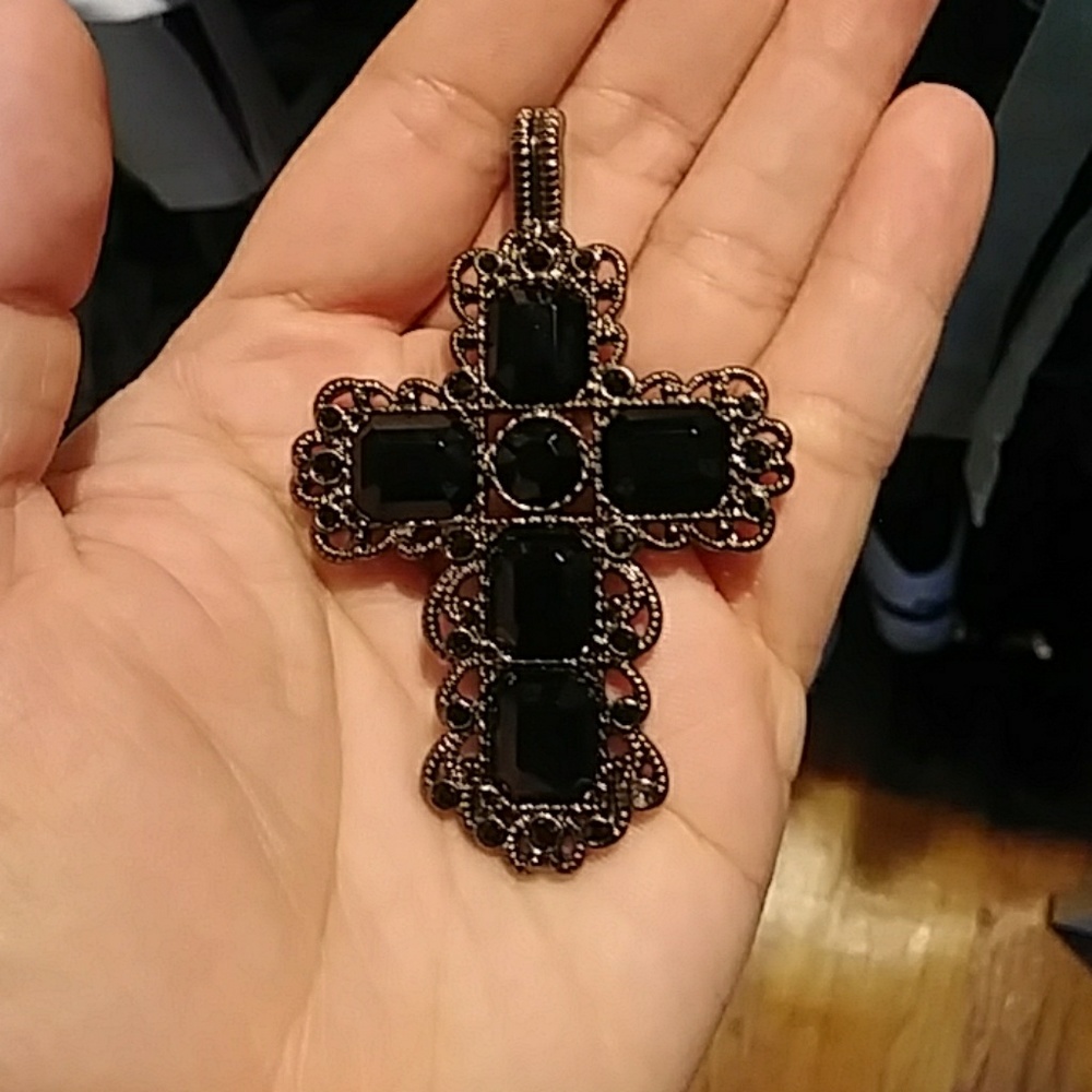 Cross pendant